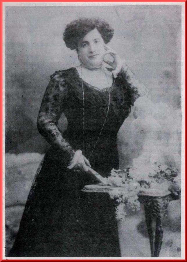 Isabel González-Alegre y Fanjul (1867-1937). Impulsora de la Red Telefónica en Toledo en 1890. Foto 
Revista de Estudios Monteños. 