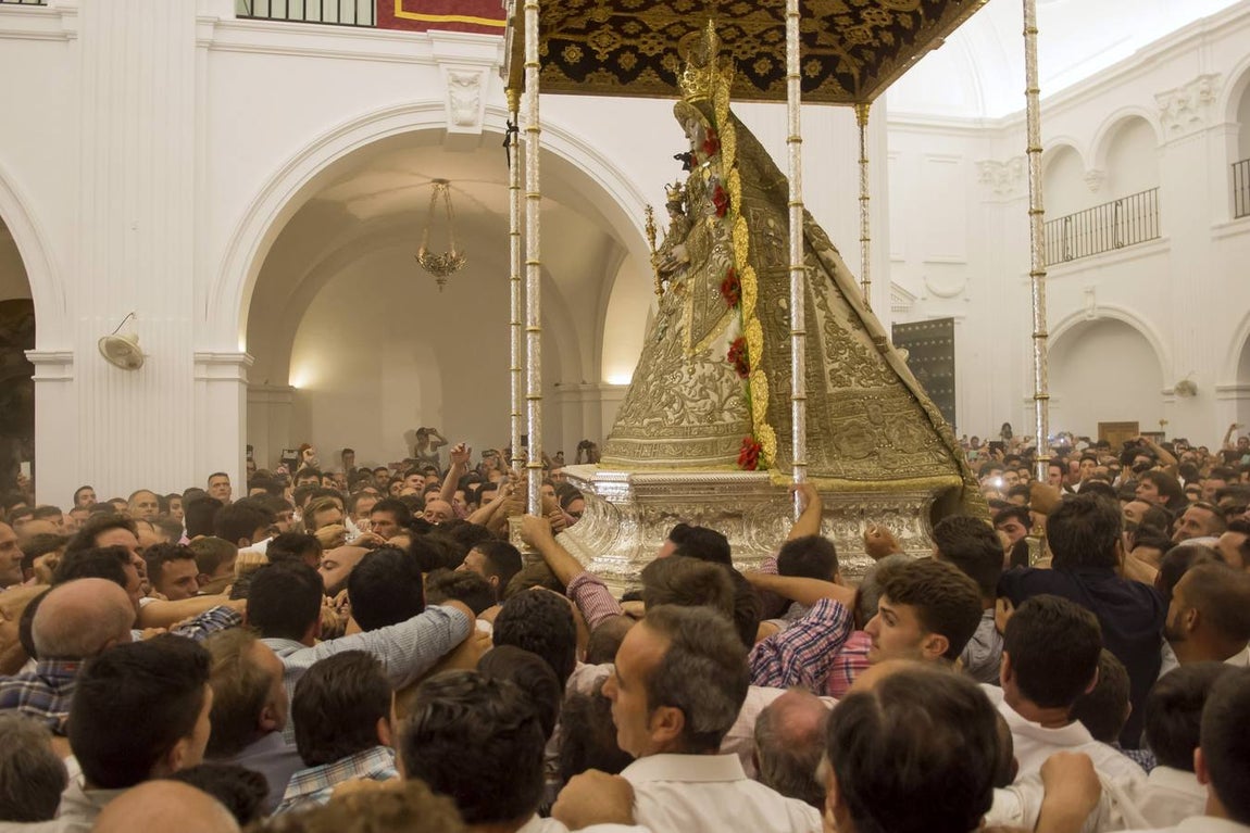 Las imágenes de la salida de la Virgen del Rocío