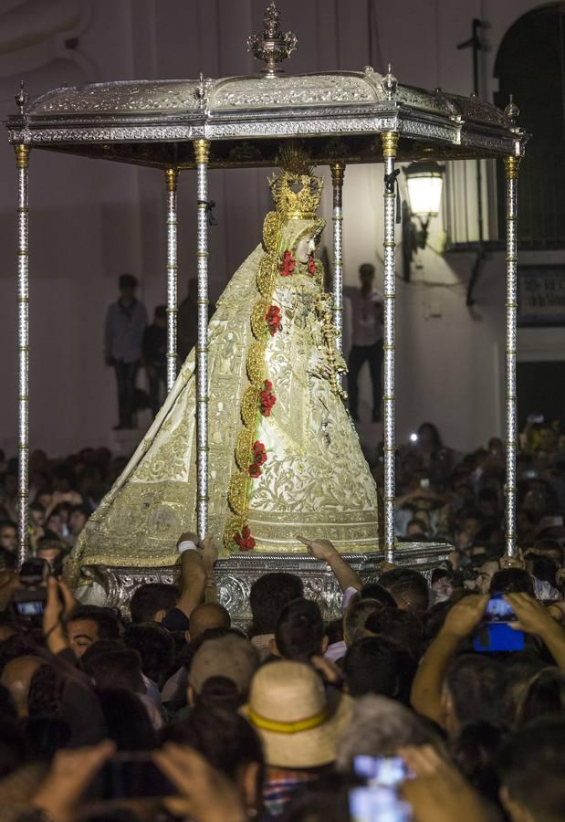 Las imágenes de la salida de la Virgen del Rocío