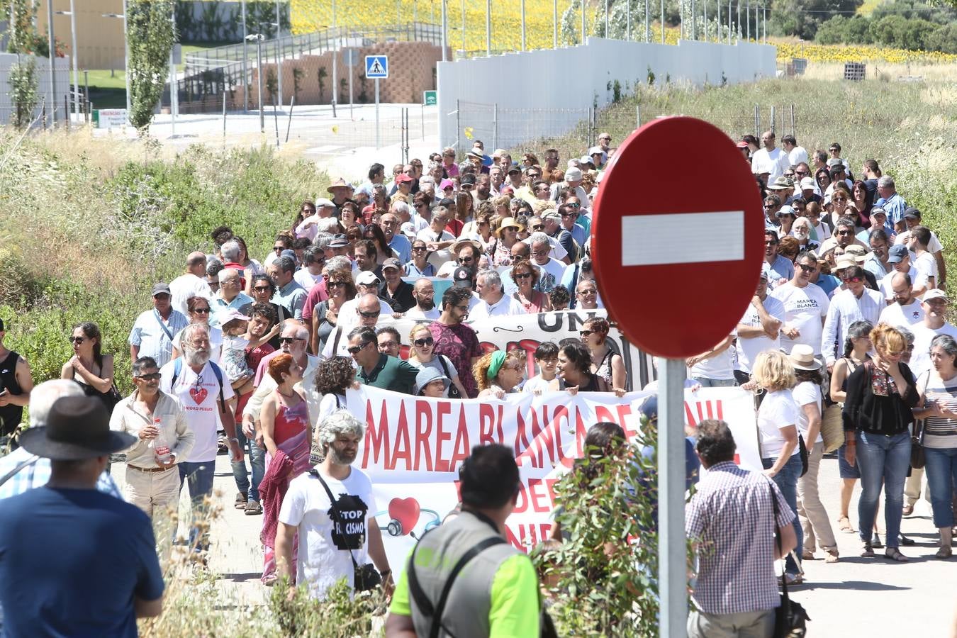 Manifestación en Vejer para reclamar la apertura del hospital