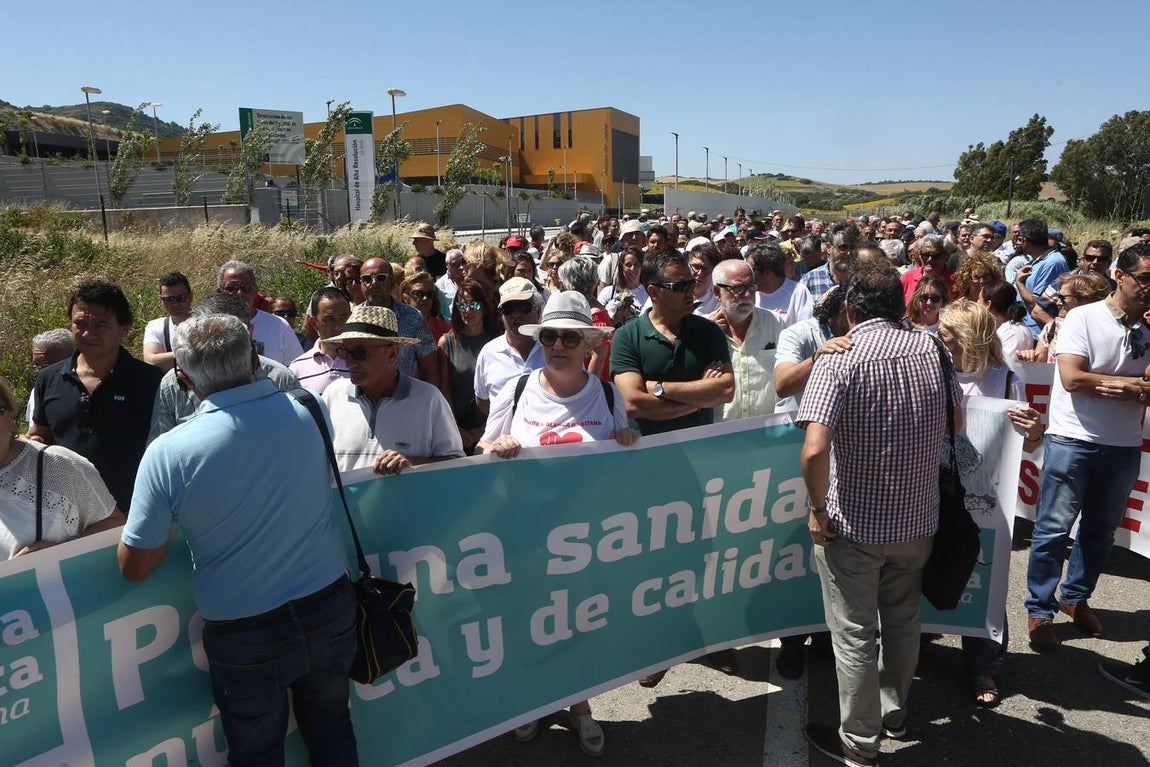 Manifestación en Vejer para reclamar la apertura del hospital