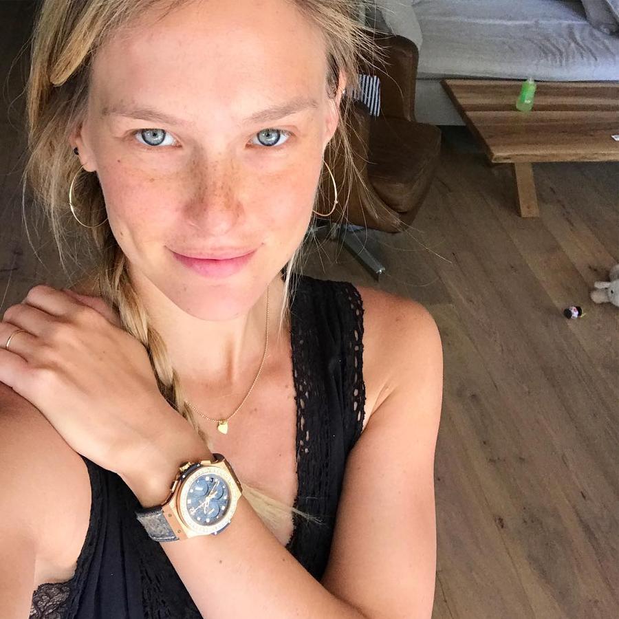 Bar Refaeli. La supermodelo israelí destaca por su belleza y elegancia casual que refleja como primera embajadora femenina de esta prestigiosa casa de relojes.