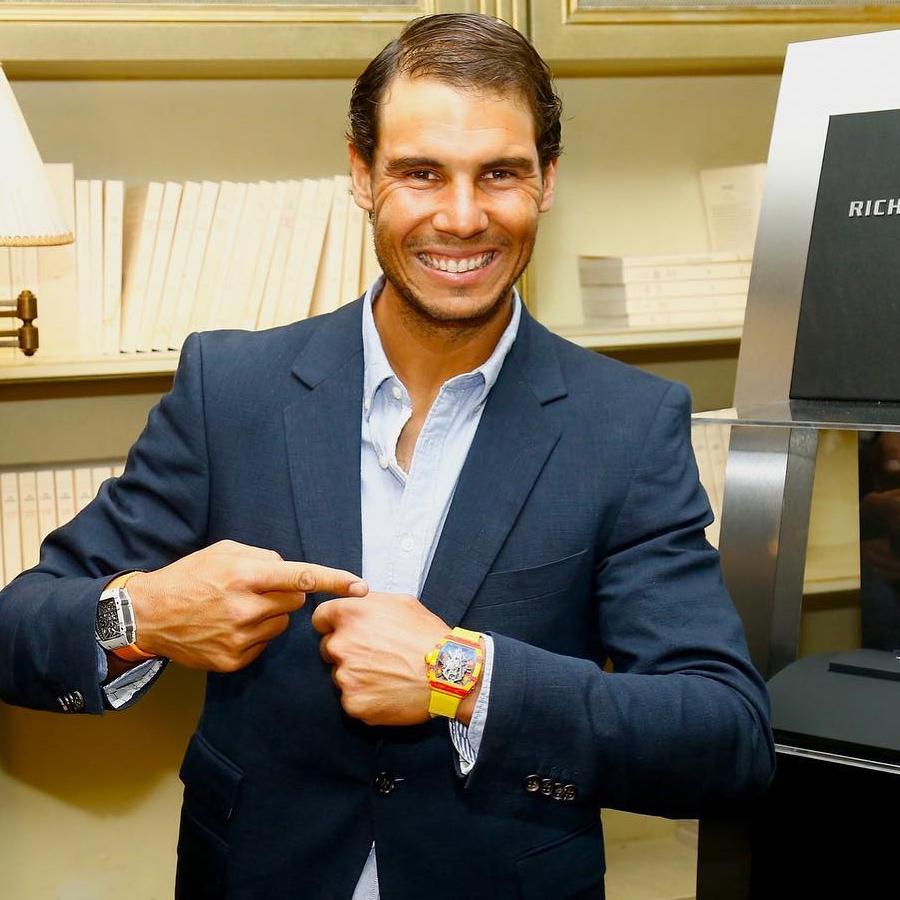 Rafael Nadal. El embajador de Richard Mille posa con dos relojes ambos de la misma firma. El gran tenista español ha sido inspiración para el diseño de esta nueva pieza que simboliza la pasión por España y la entrega en la pista.