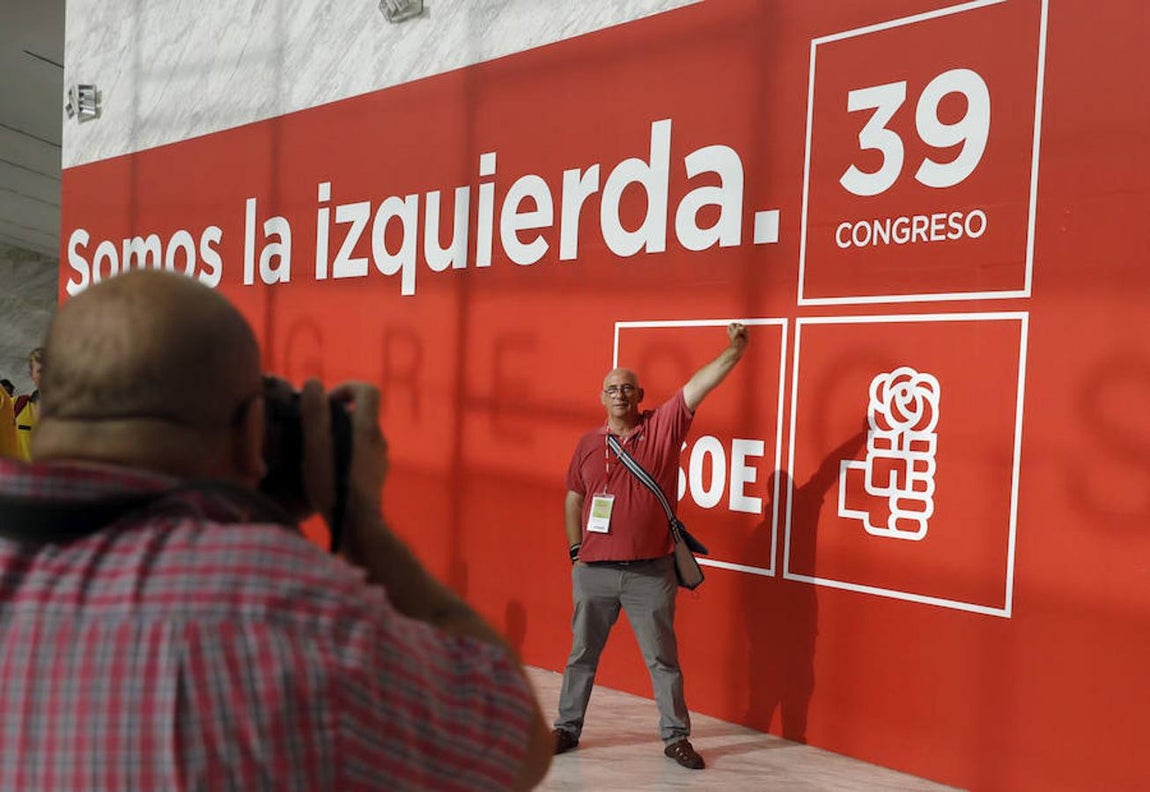 Participantes en el 39 congreso federal del PSOE. 