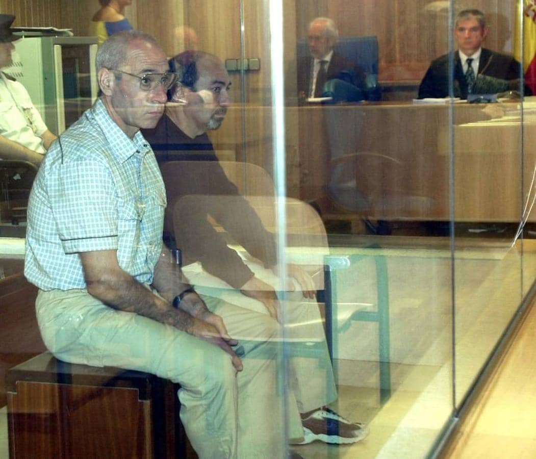 El exdirigente de ETA, Santiago Arrospide y el antiguo miembro del «Comando Barcelona», Rafael Caride, en el juicio del atentado de Hipercor