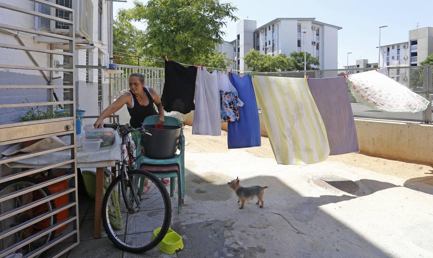 En imágenes, un día por el distrito Sur, el quinto barrio más pobre de España