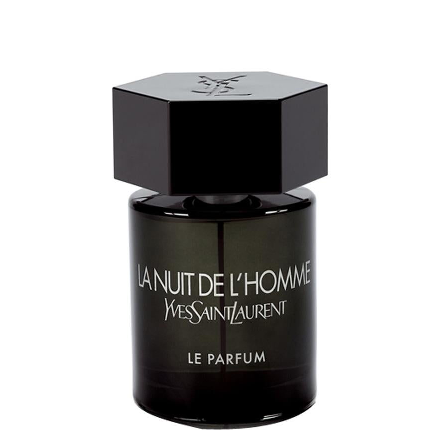 La Nuit de L`Homme. Las notas de salida de este perfume son la bergamota, el anís y la pimienta. Las de cuerpo son la lavanda, el ládano francés y las notas afrutadas. Las de fondo son las de vativer, pachulí y vainilla. 100ml (101,20 €).
