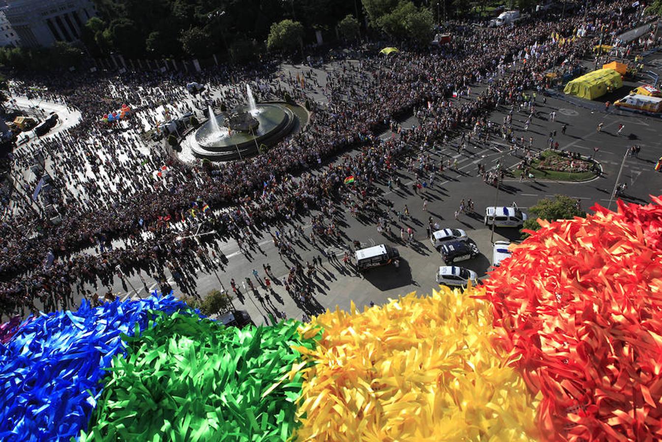 En esta misma línea, Albert Rivera, líder de Ciudadanos, ha reivindicado desde la cabecera de la manifestación del Orgullo Mundial (WorldPride) en Madrid que, «como liberal», cree que «nadie nos tiene que decir con quién hay que acostarse, qué hay que pensar o cuál es tu condición sexual». 