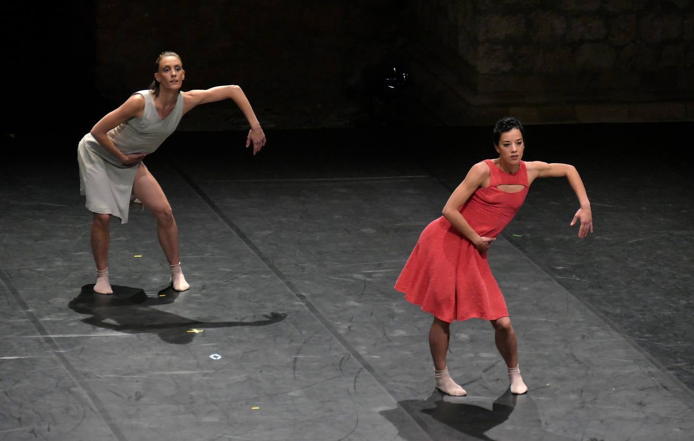 La danza ceremonial abre el Festival de Itálica en el claustro de San Isidoro del Campo