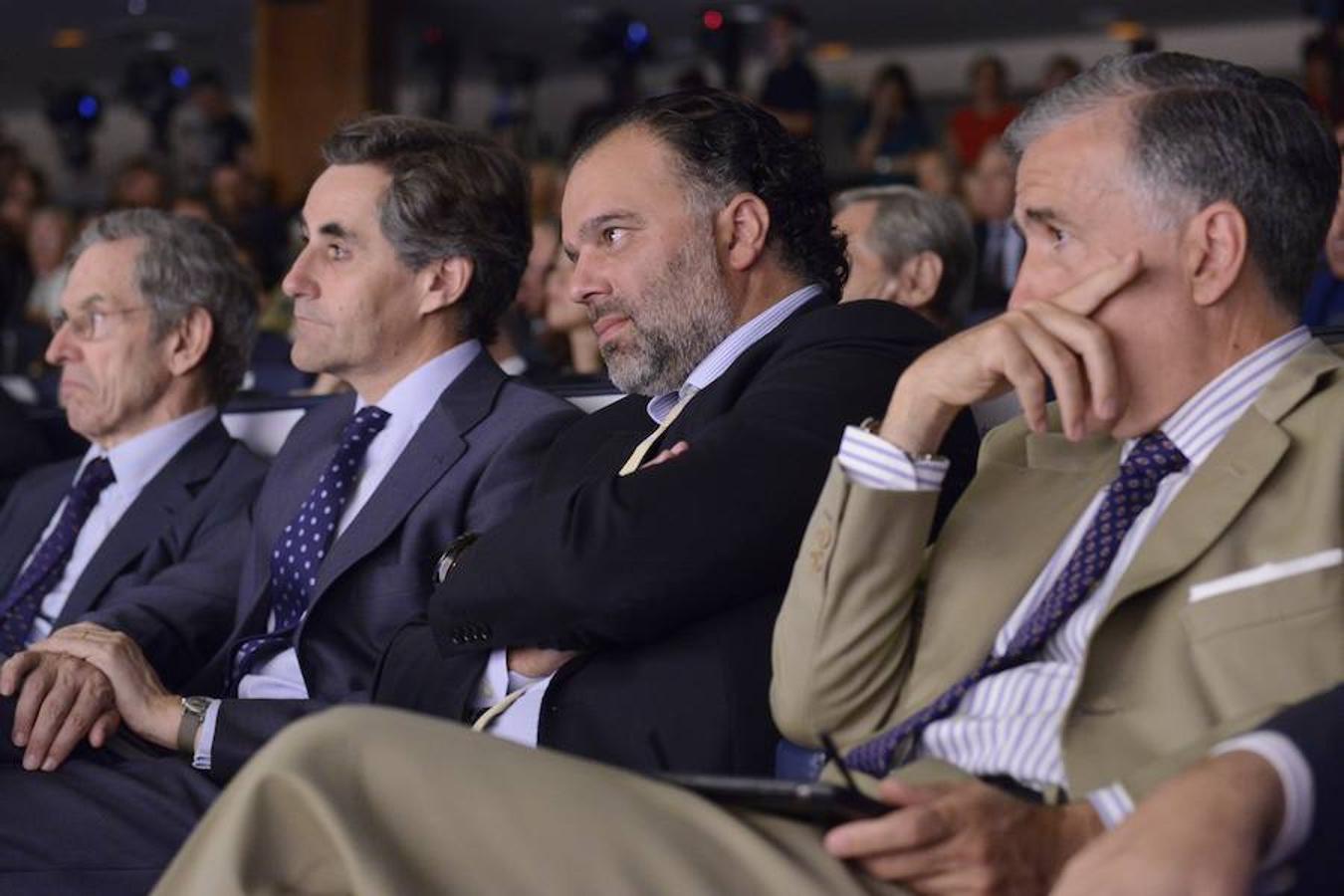 Algunos de los asistentes al foro «40 años de democracia» de Vocento. 