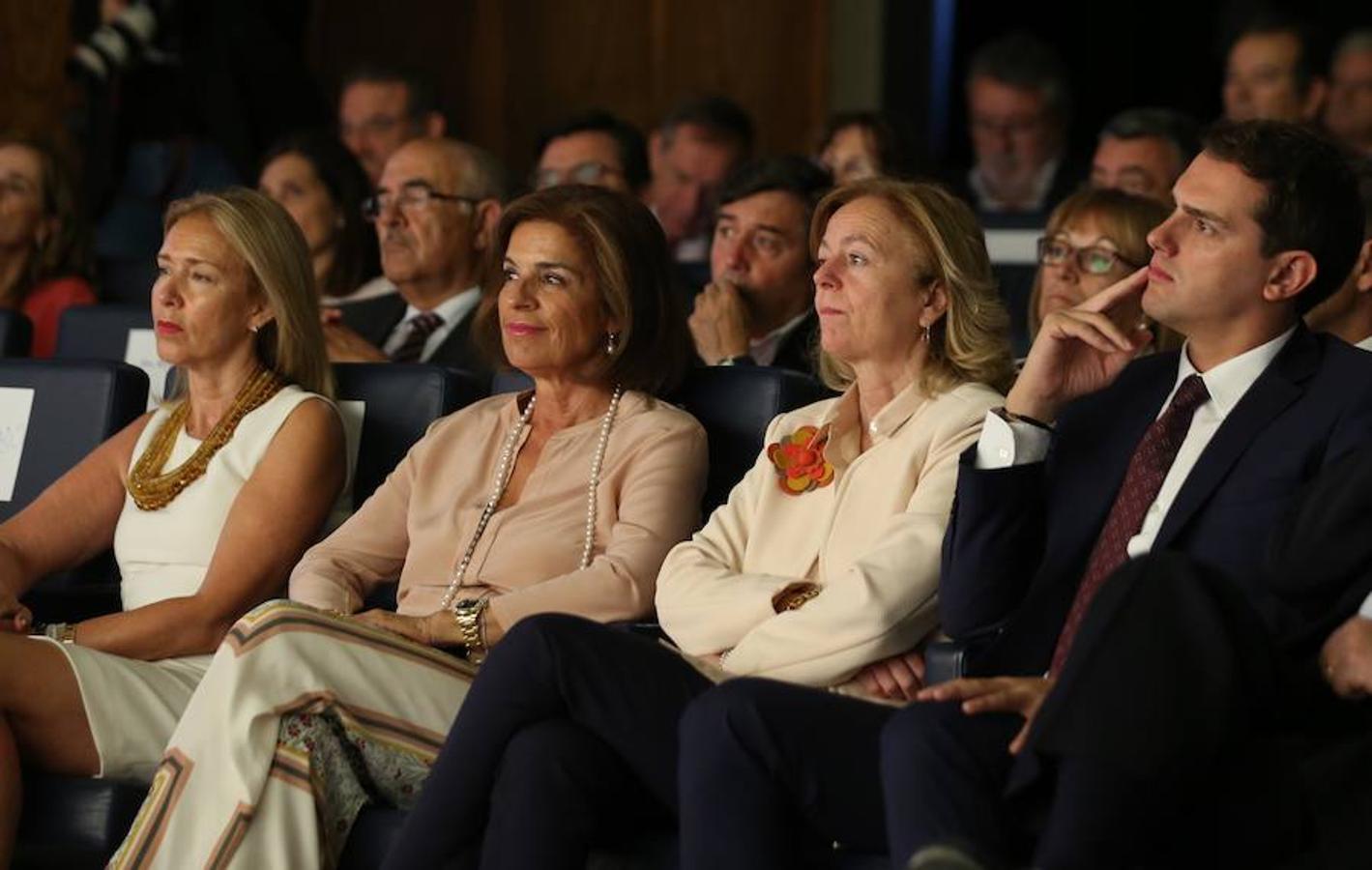 Algunos de los asistentes al foro «40 años de democracia» de Vocento. 