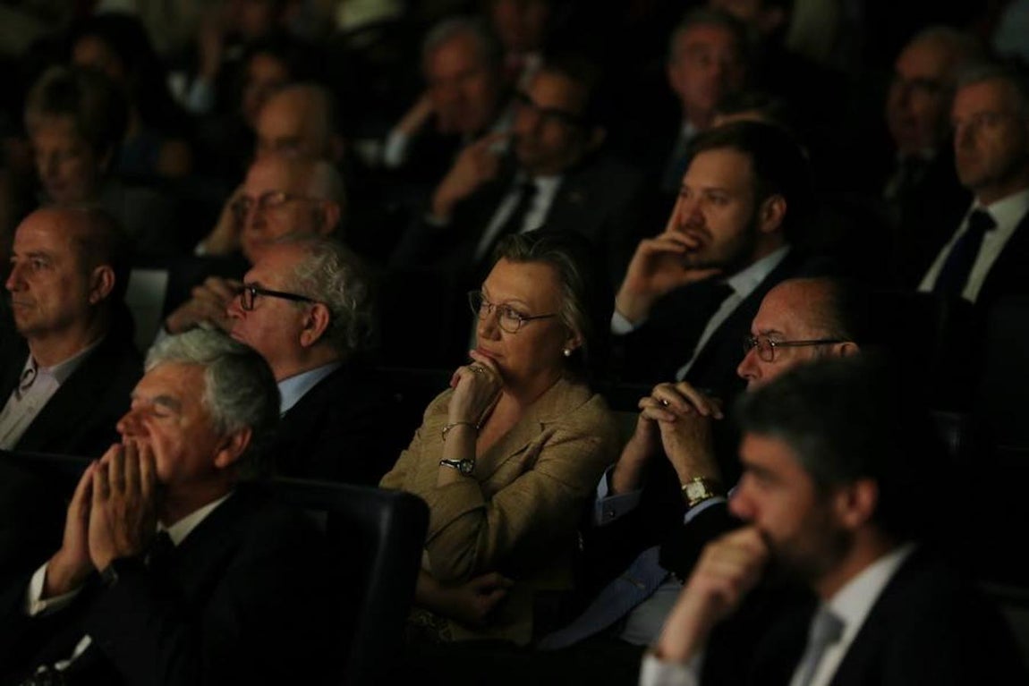 Algunos de los asistentes al foro «40 años de democracia» de Vocento. 