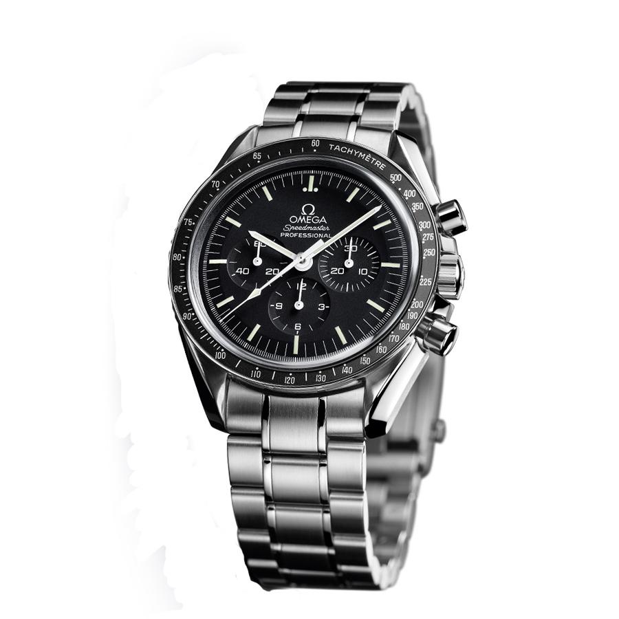 Speedmaster Professional Moonwatch. Esta pieza es un hito en la historia de la relojería, la conquista de la luna lleva su nombre y hasta la fecha sigue siendo utilizado en todas las misiones espaciales. En su origen se llamaba Speedmaster, sin embargo su preciada cruzada lo rebautizó como Moonwatch. Este icónico modelo aparece en la película de Apollo XIII (4.300 €).