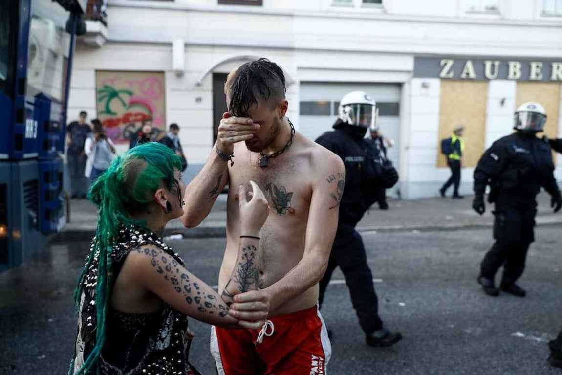 De momento no se conoce el número de heridos entre los manifestantes, pero algunos participantes indicaron que hubo varios que sufrieron lesiones graves.. 