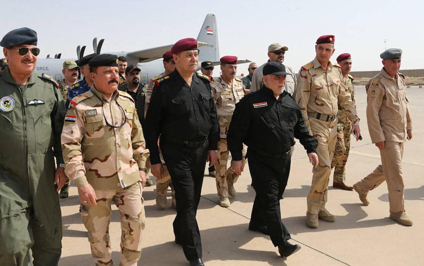 El primer ministro iraquí, Haider al Abadi, ha llegado este domingo a la ciudad de Mosul, la ciudad más importante de Irak controlada hasta ahora por Daesh, y ha felicitado al Ejército por la toma de la localidad, ha informado un portavoz del propio Al Abadi.