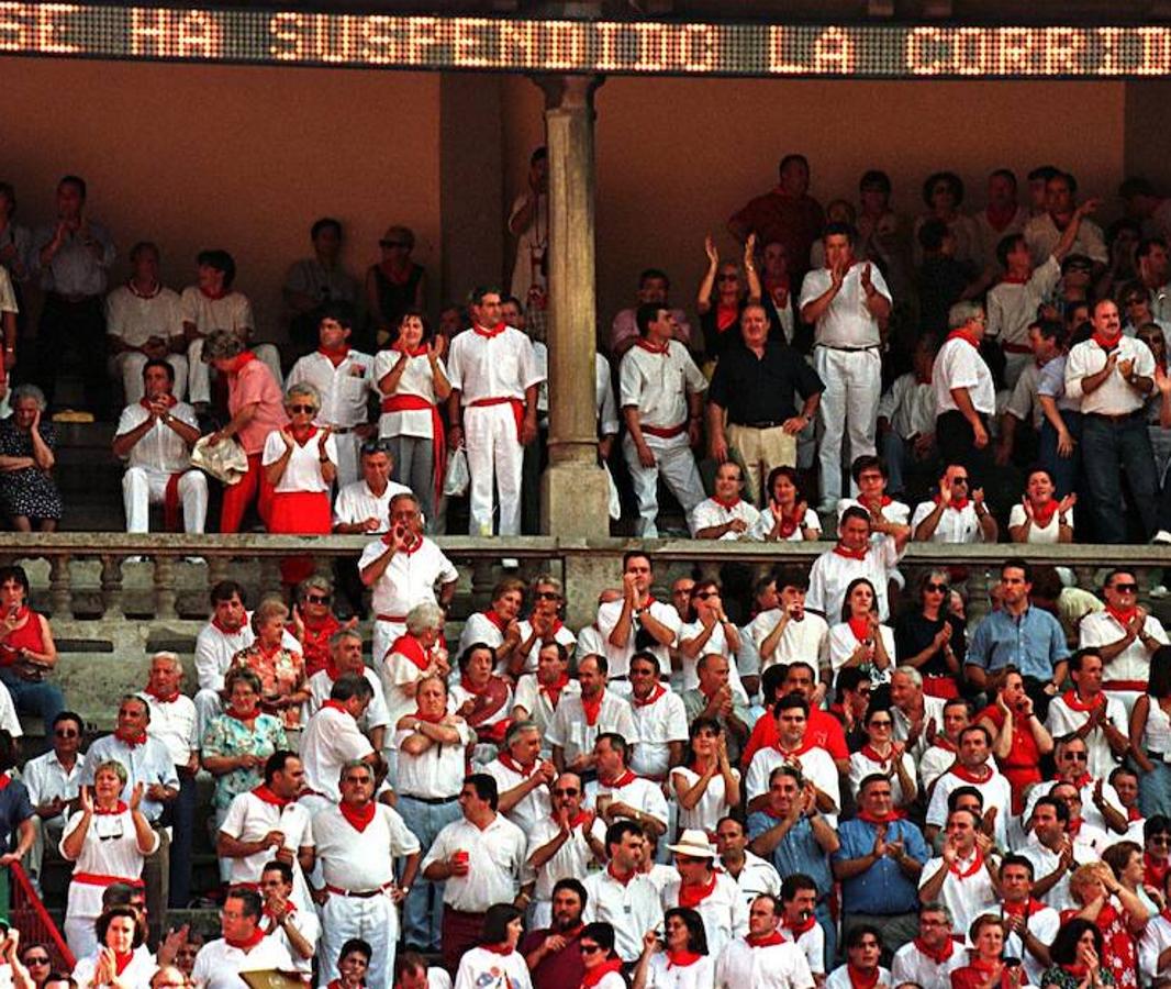 La corrida de toros se suspendió tras el atentado, así como otros actos de los Sanfermines. 