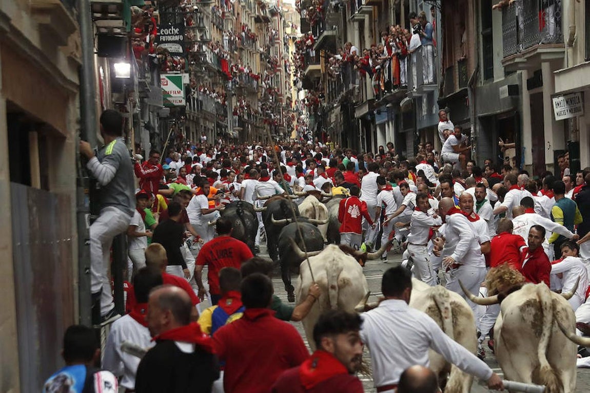 Las impresionantes imágenes del último encierro de Sanfermines 2017