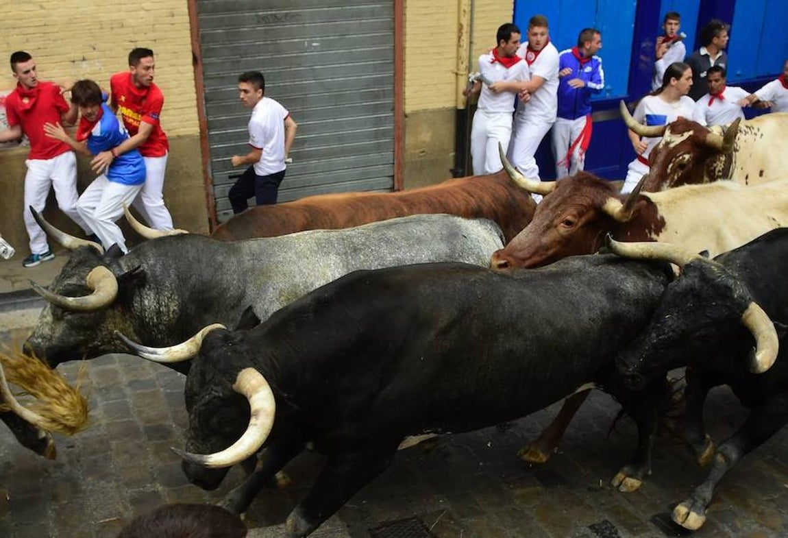Las impresionantes imágenes del último encierro de Sanfermines 2017