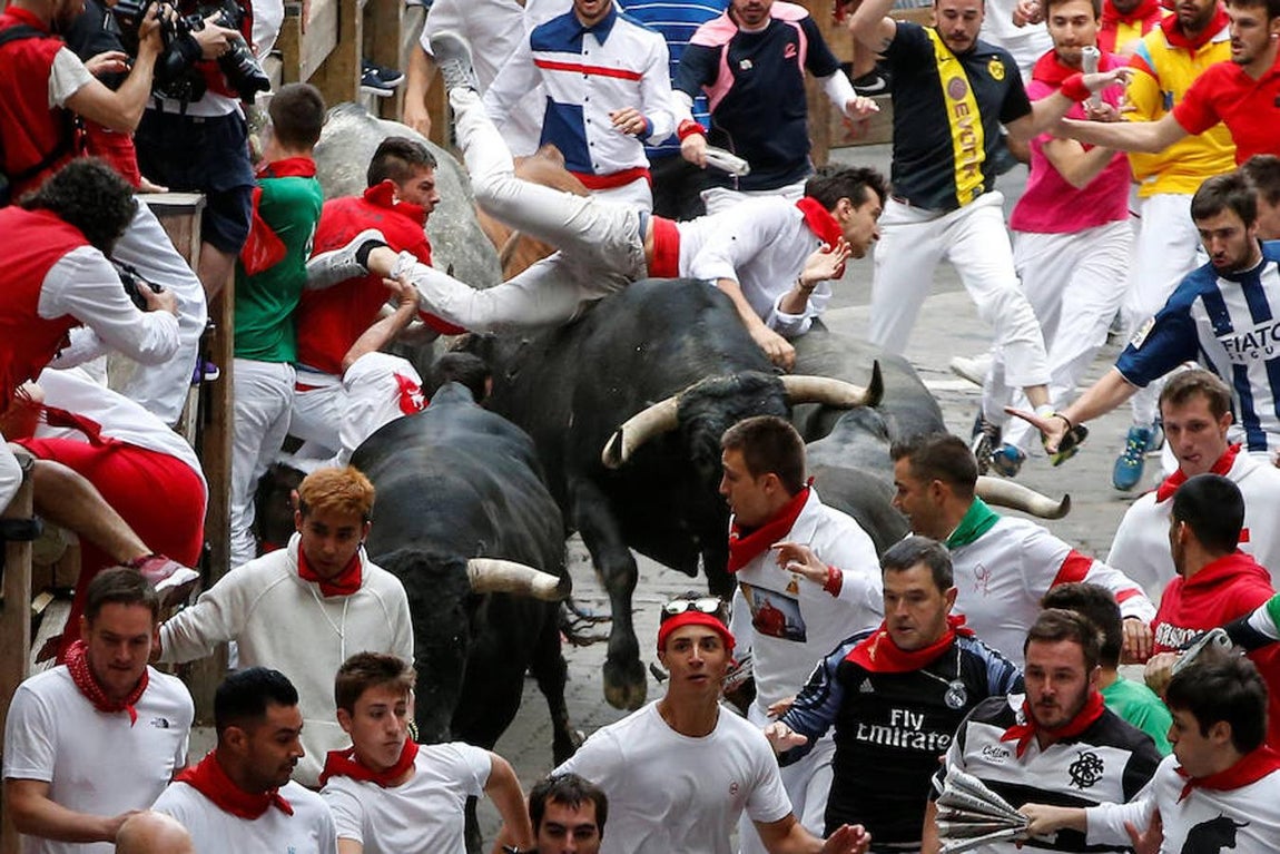 Las impresionantes imágenes del último encierro de Sanfermines 2017
