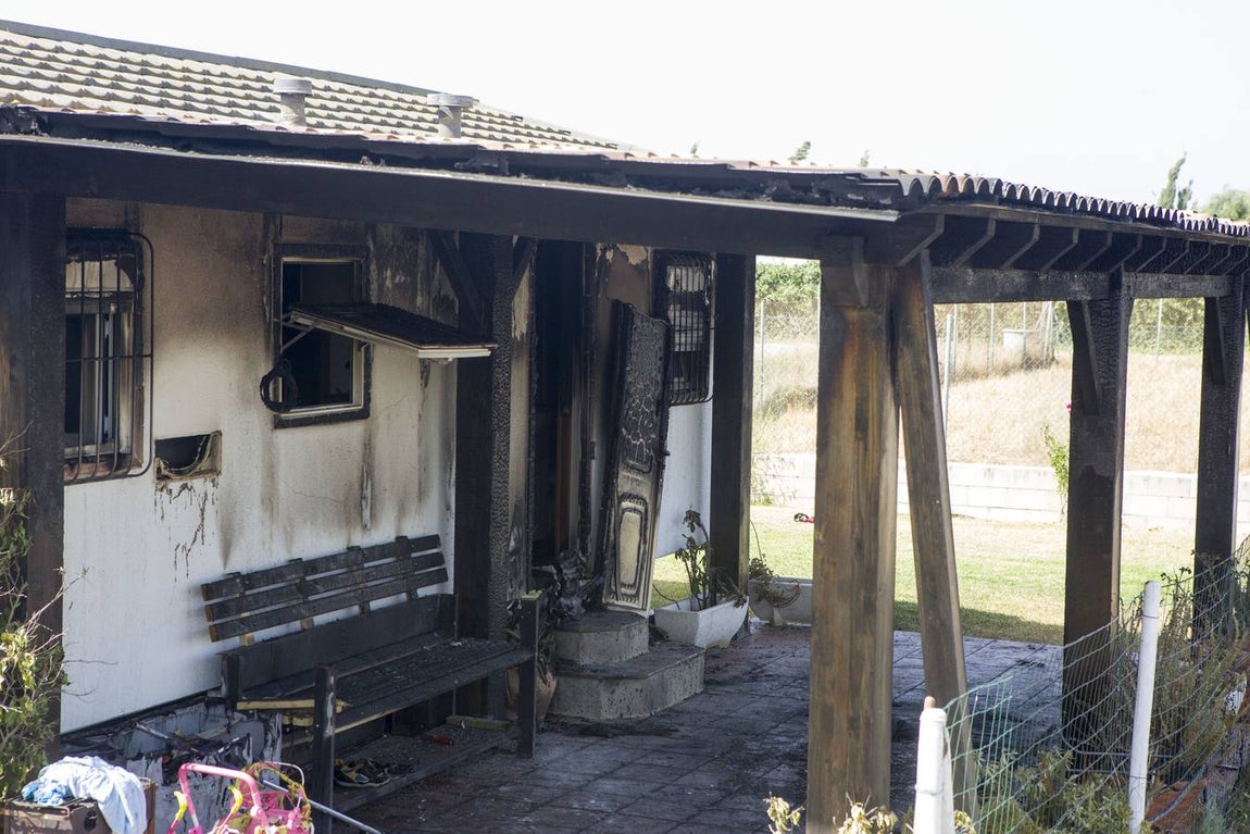 Fotos: Así ha quedado la vivienda arrasada por el fuego en El Palmar