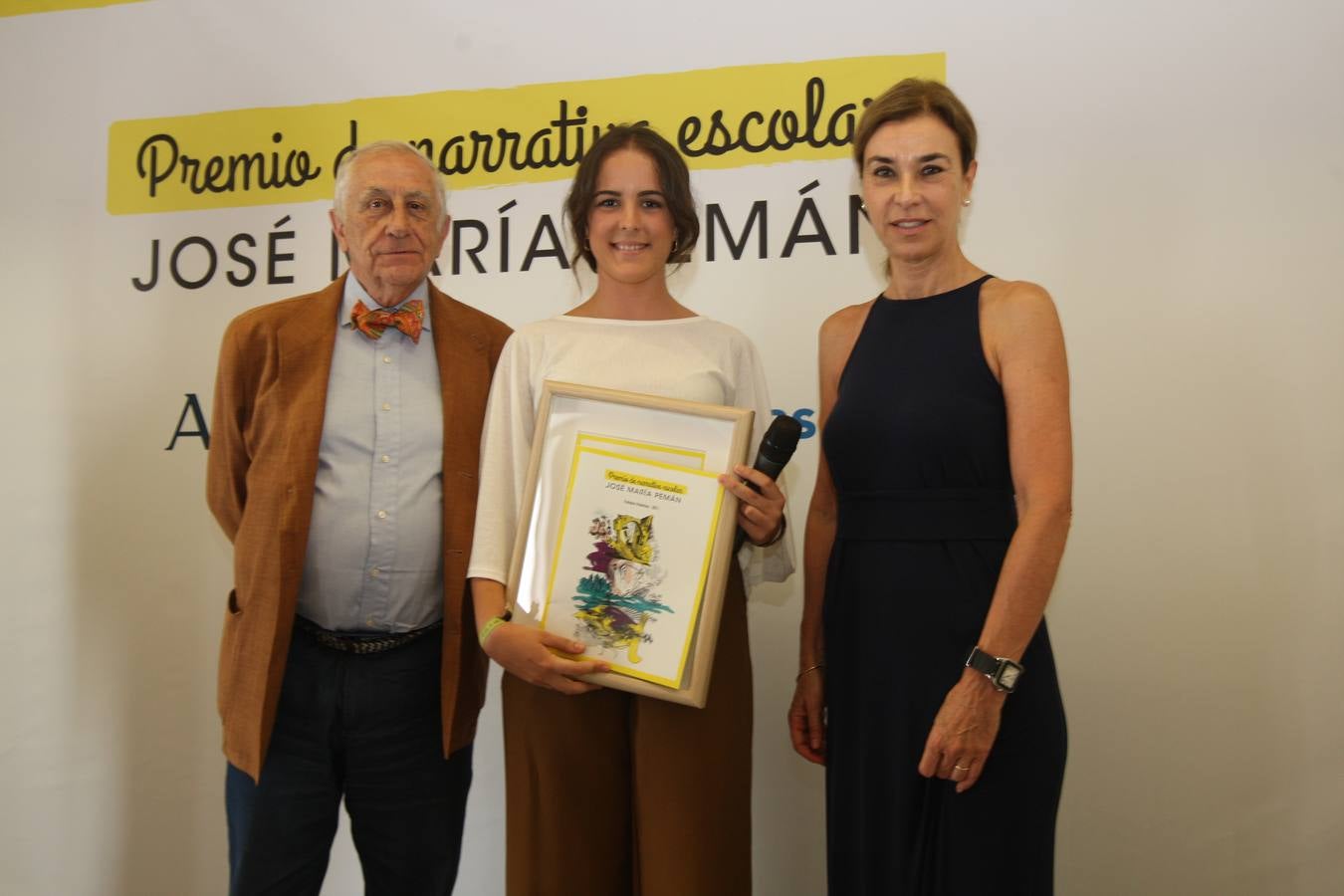 Inocencio Arias, Elena Sánchez y Carmen Posadas. 