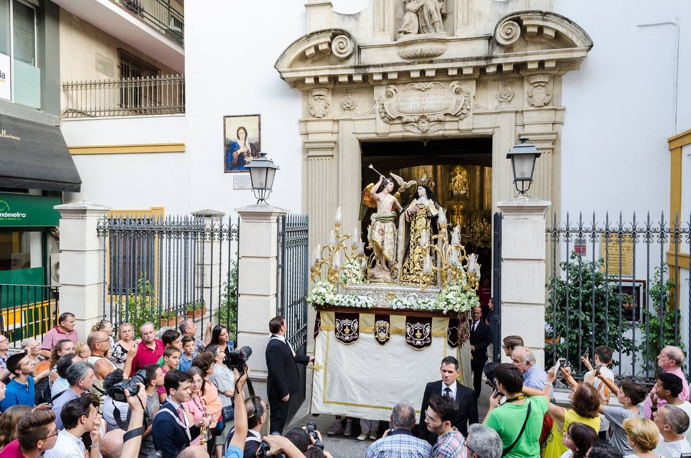 La procesión de la Virgen del Carmen del Santo Ángel, en imágenes