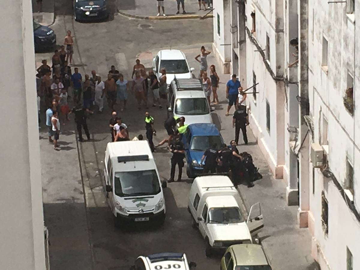 FOTOS: La Policía toma Los Milagros en El Puerto por una reyerta entre clanes