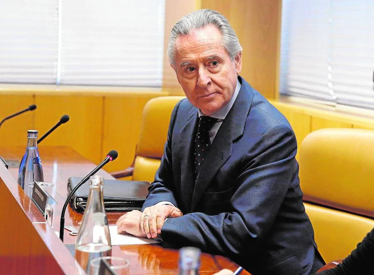 El expresidente de Caja Madrid, Miguel Blesa, durante su comparecencia en la comisión de investigación de corrupción de la Asamblea de Madrid, para informar de la compra de derechos de fútbol por Telemadrid de los años 2009 a 2013SR. 