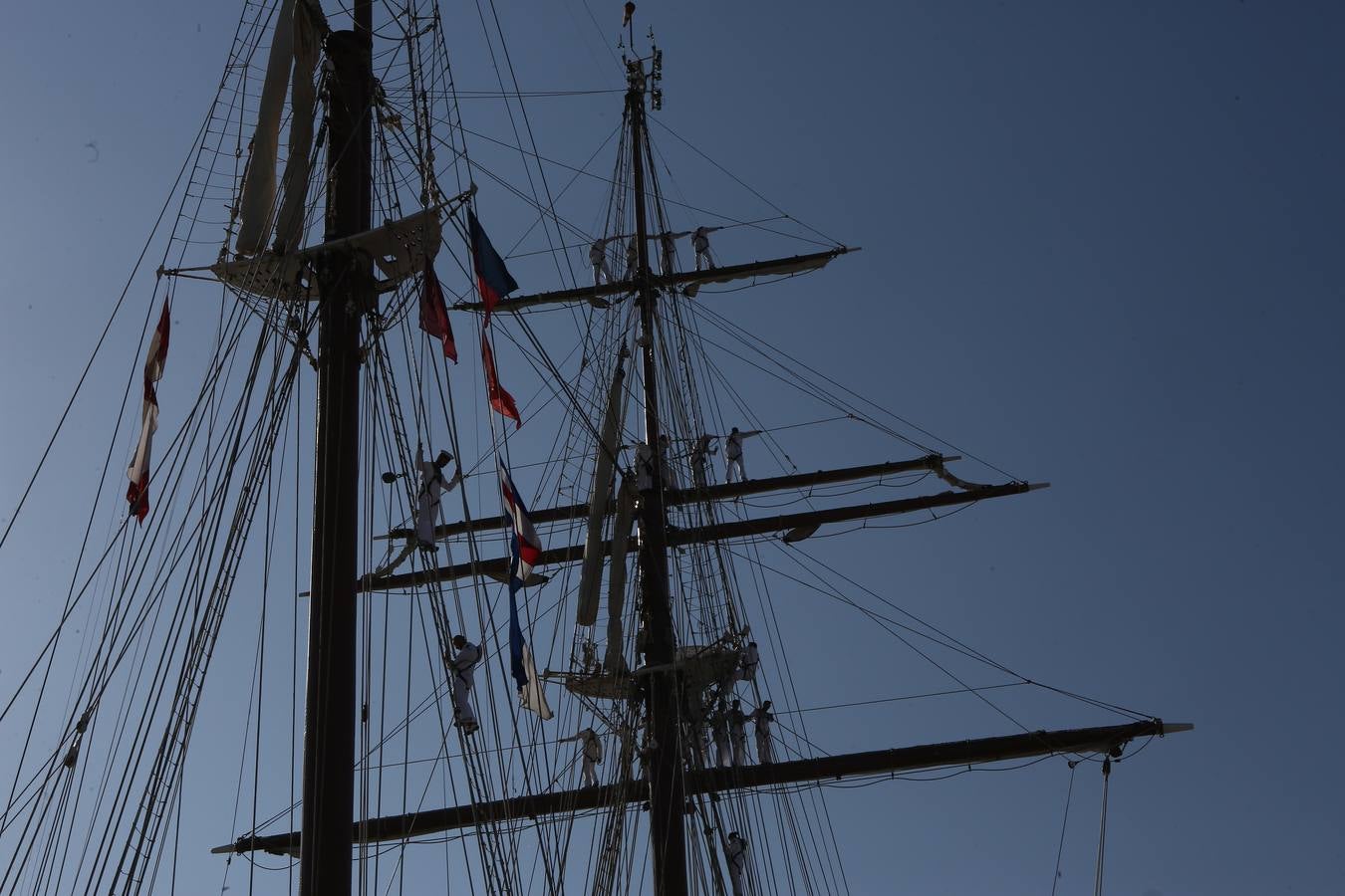 El buque regresa a Cádiz tras su 89º crucero de instrucción