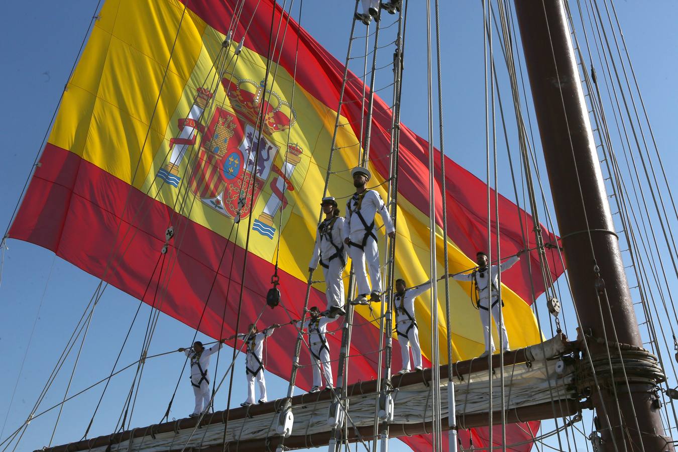 El buque regresa a Cádiz tras su 89º crucero de instrucción