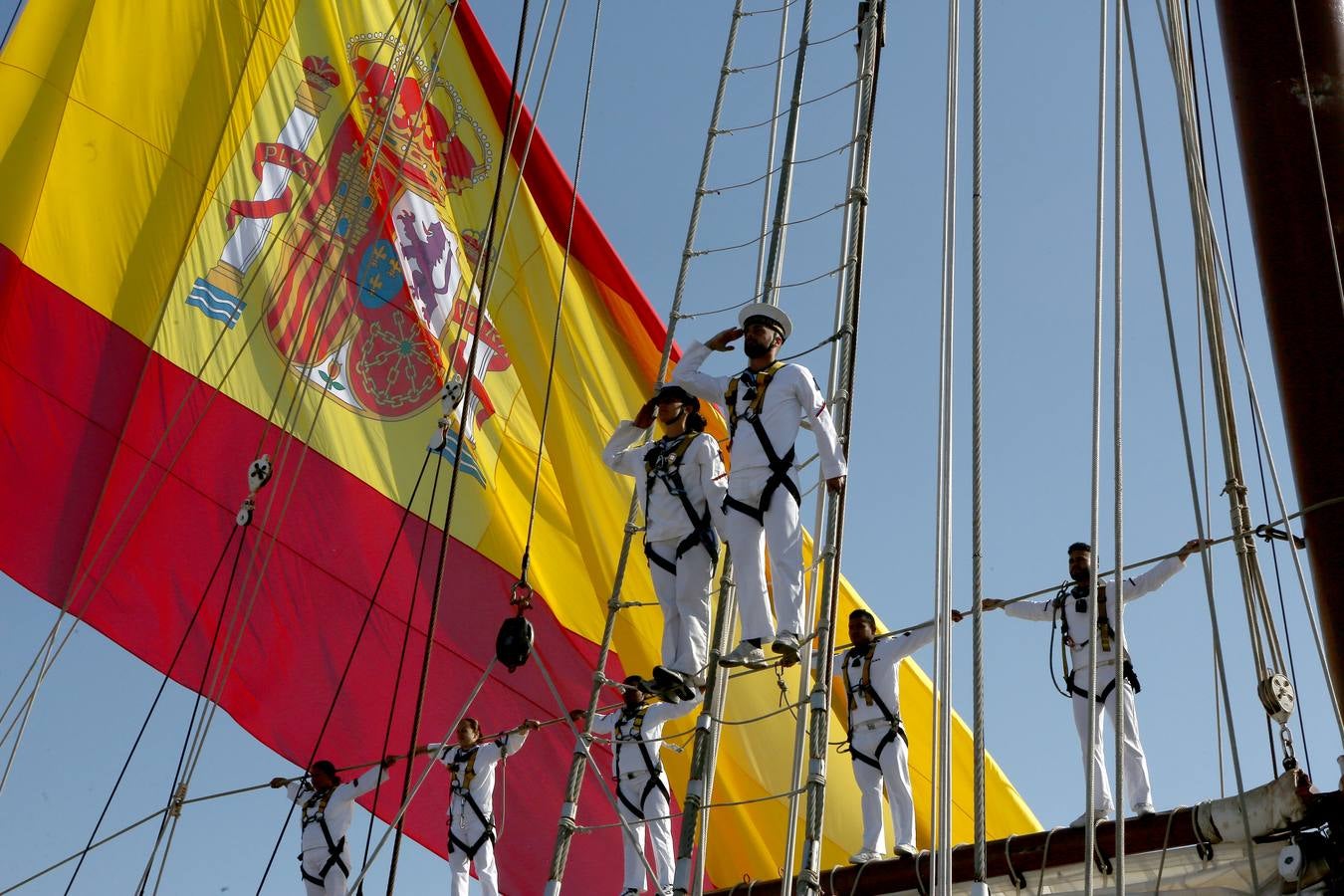 El buque regresa a Cádiz tras su 89º crucero de instrucción