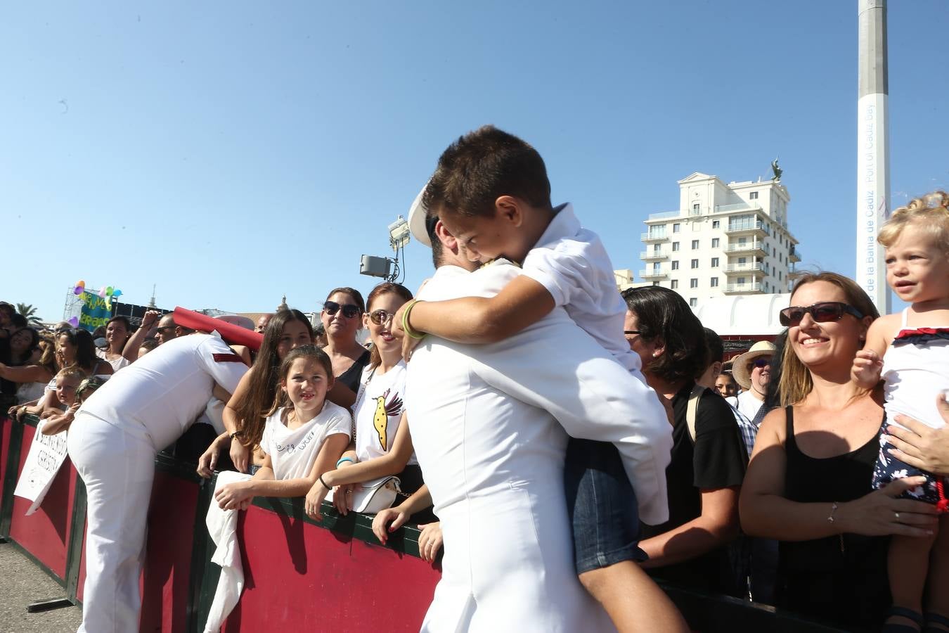 El buque regresa a Cádiz tras su 89º crucero de instrucción