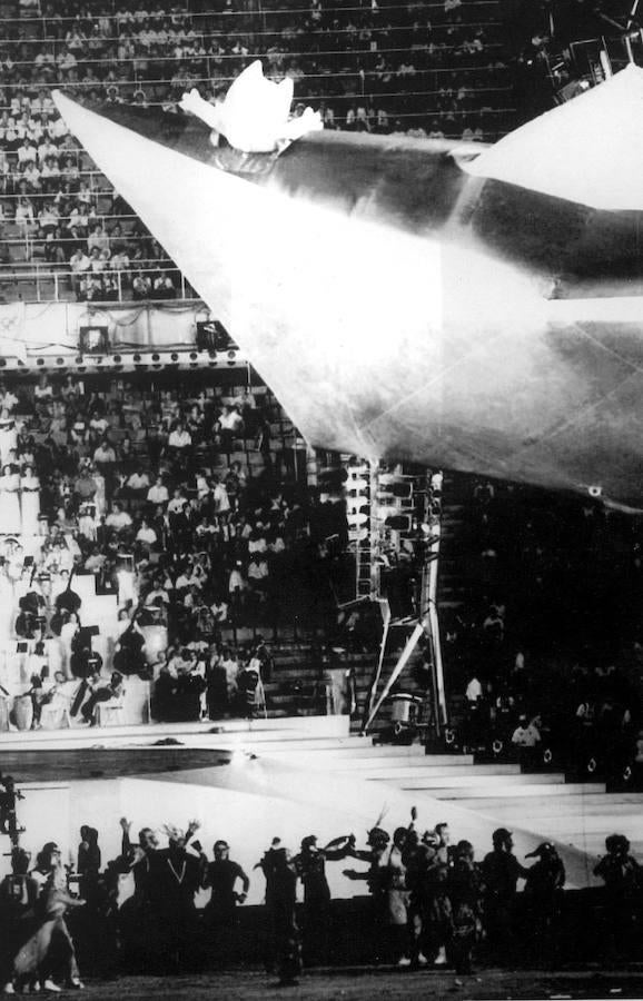 Ceremonia de clausura, con Cobi en la parte superior de la imagen. José María Barroso