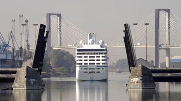 El crucero «Sirena» llega a Sevilla con 1.000 turistas a bordo