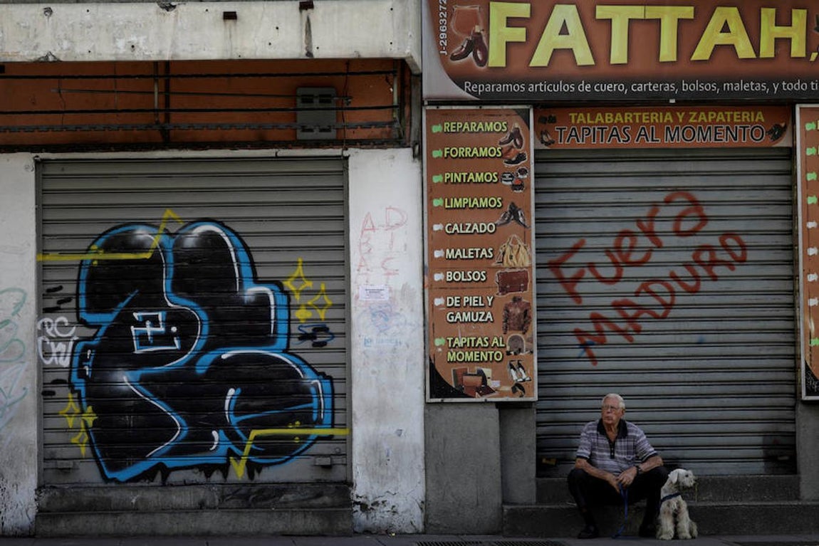 Los venezolanos están convocados este domingo a las urnas para elegir a los más de 500 miembros de una Asamblea Nacional Constituyente que redactarán una nueva Constitución y que tendrán facultades para reordenar el Estado sin que nadie pueda oponerse. Reuters
