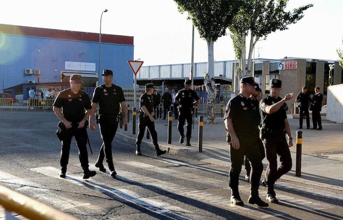 Agentes de la Policía Nacional vigilaban la zona de la Audiencia Nacional. 