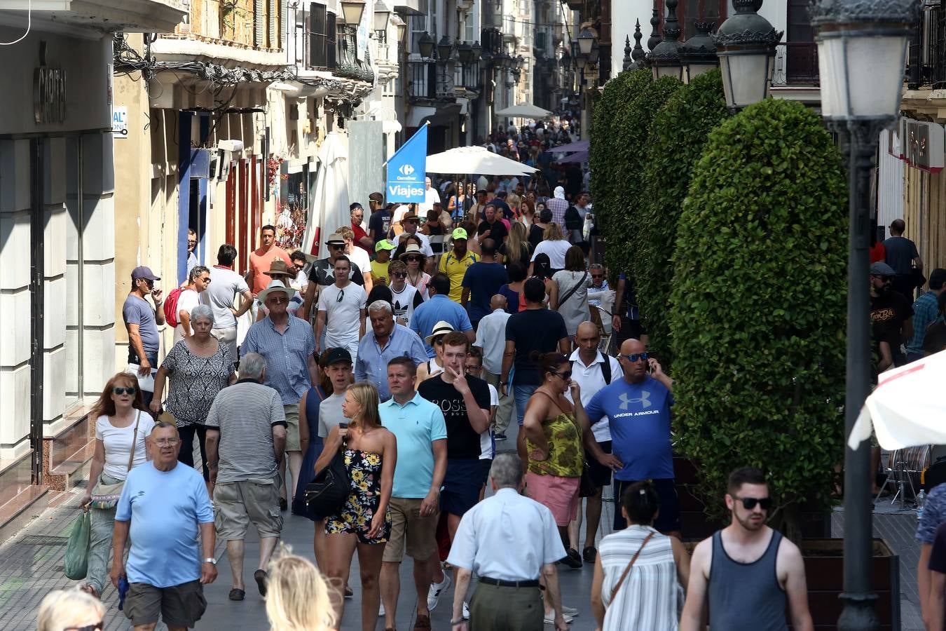 Más de 17.000 personas llegan a la ciudad en cuatro grandes cruceros