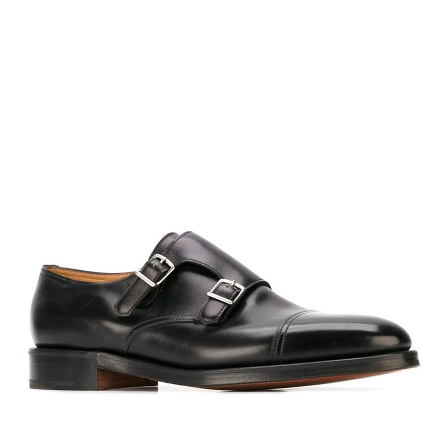Zapatos monk modelo William (1.137 €).