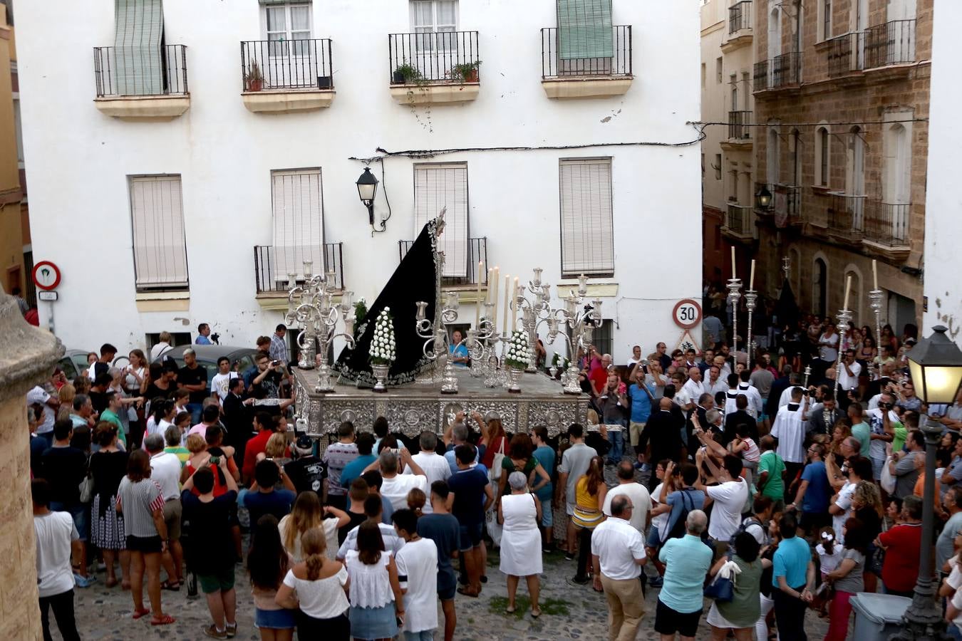 Traslado de la Virgen de la Soledad a la iglesia de Santa María