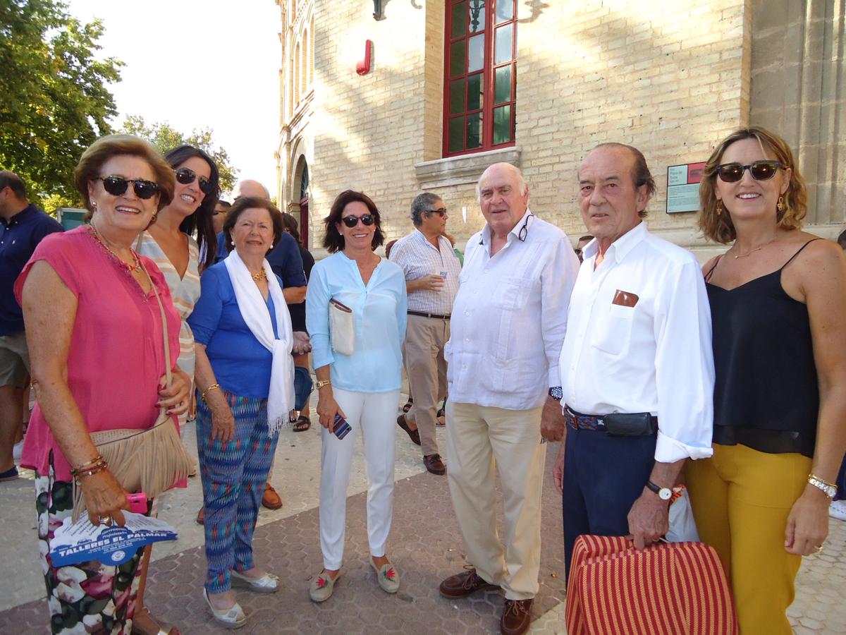 Salud García, Blanca , Álvaro y Salud Argüelles, María Noguera, María Pérez, Curro García.