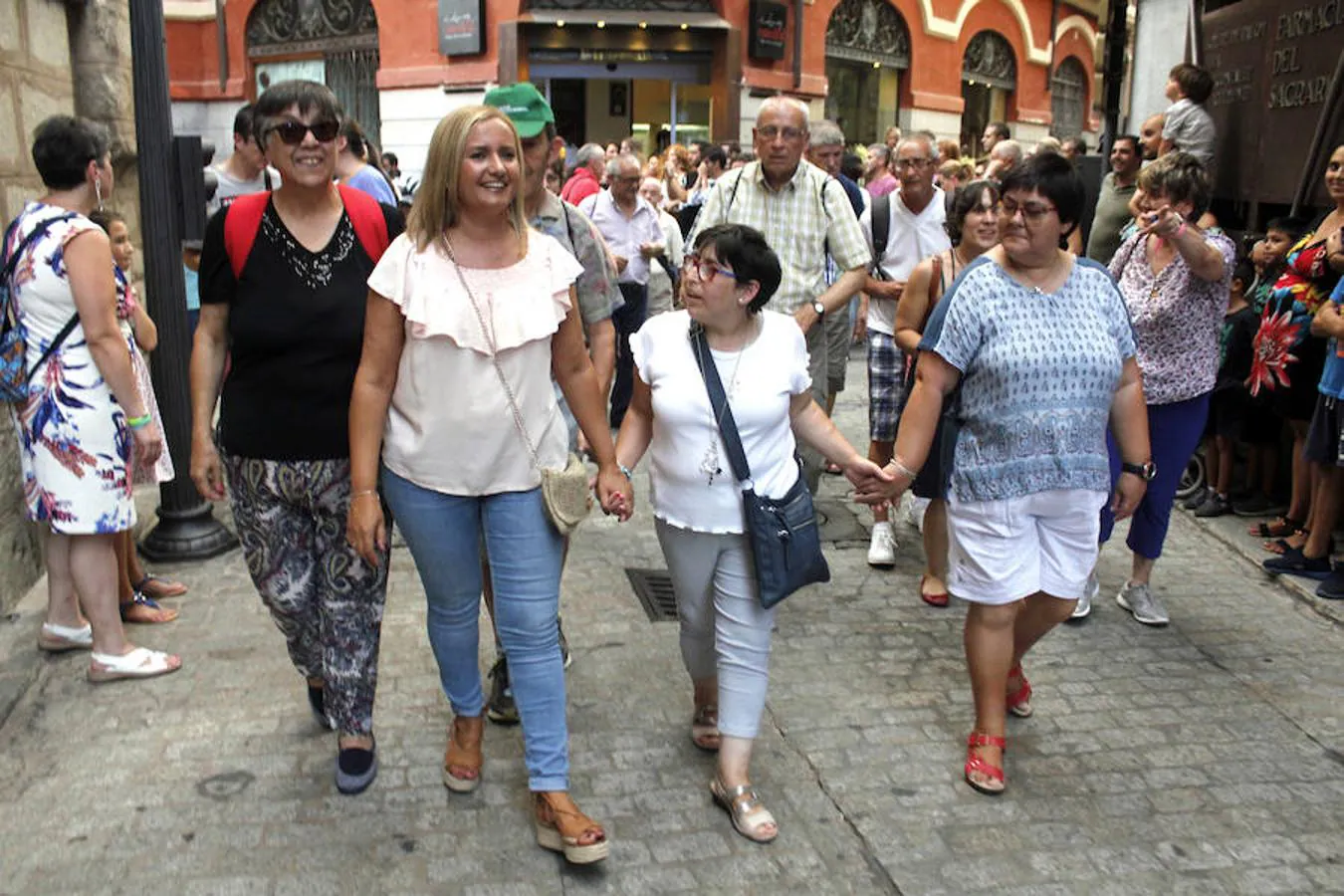 Los toledanos se echan a la calle para disfrutar de sus Fiestas de Agosto