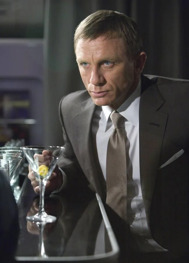 Daniel Craig. El último Bond hasta nuevo aviso. De momento, ha protagonizado cuatro películas: «Casino Royale» (2006), «Quantum of Solace» (2008), «Skyfall» (2012) y «Spectre 007» (2015). El intérprete acaba de confirmar que protagonizará la próxima entrega, cuyo estreno será en 2019 bajo el título provisional de «Bond 25»