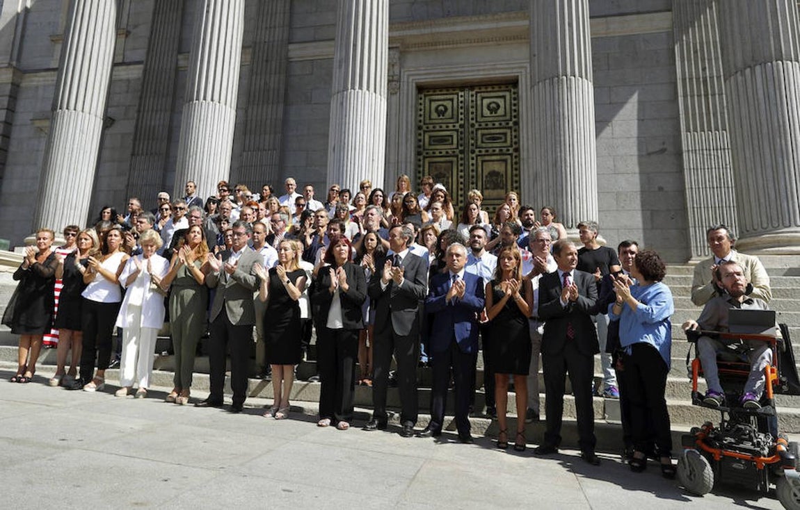Minuto de silencio en el Congreso de los Diputados. 