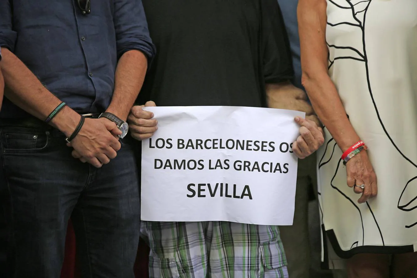 Minuto de silencio por el atentado de Barcelona en Sevilla