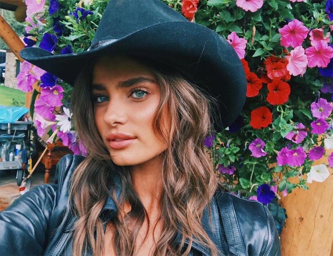 La impactante mirada de Taylor Hills no deja indiferente a nadie. 