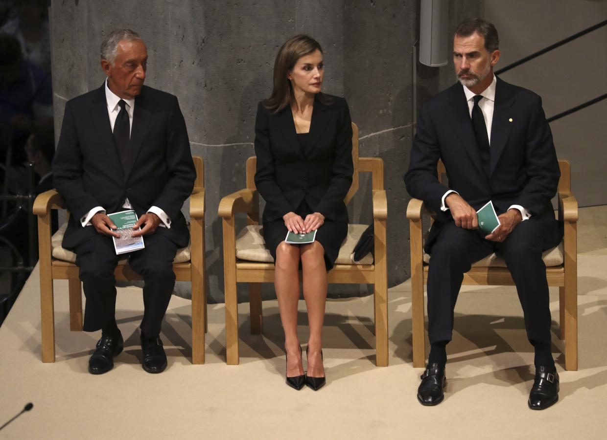 Los Reyes, acompañados por el presidente de Portugual, Marcelo Rebelo de Sousa. 