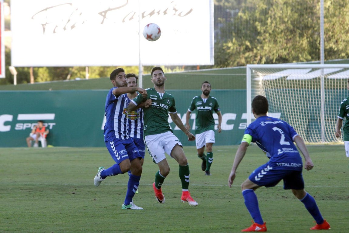 El encuentro fue una constante pelea entre los equipos. 