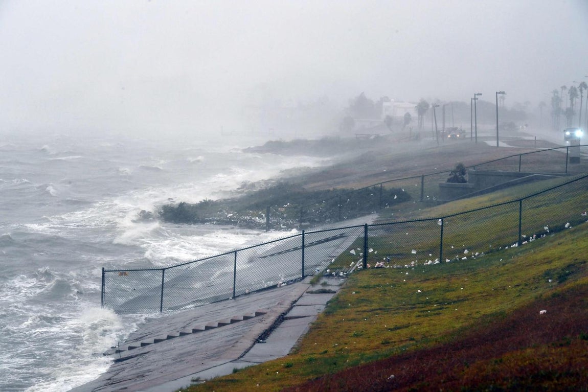 Huracán Harvey, Texas. En la imagen se aprecian la fuerza de las olas