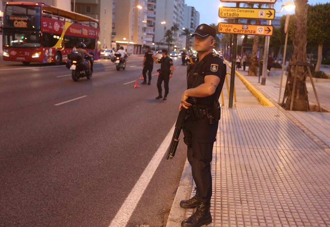 FOTOS: Medidas de seguridad en Cádiz tras los atentados