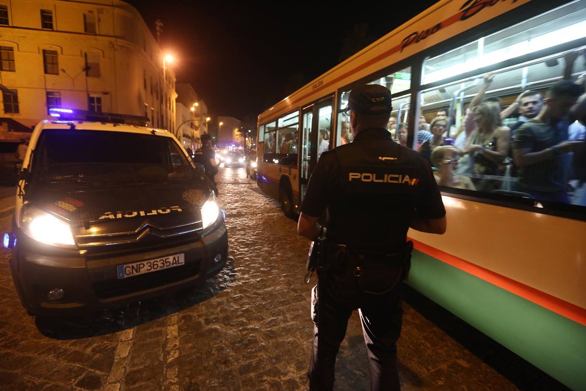 FOTOS: Medidas de seguridad en Cádiz tras los atentados
